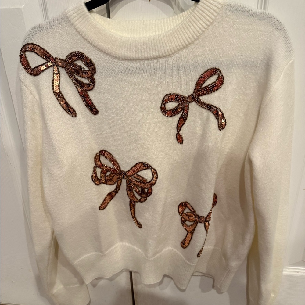 NWOT Crème Fabrik Sweater s/m with Bronze Sequin Bows